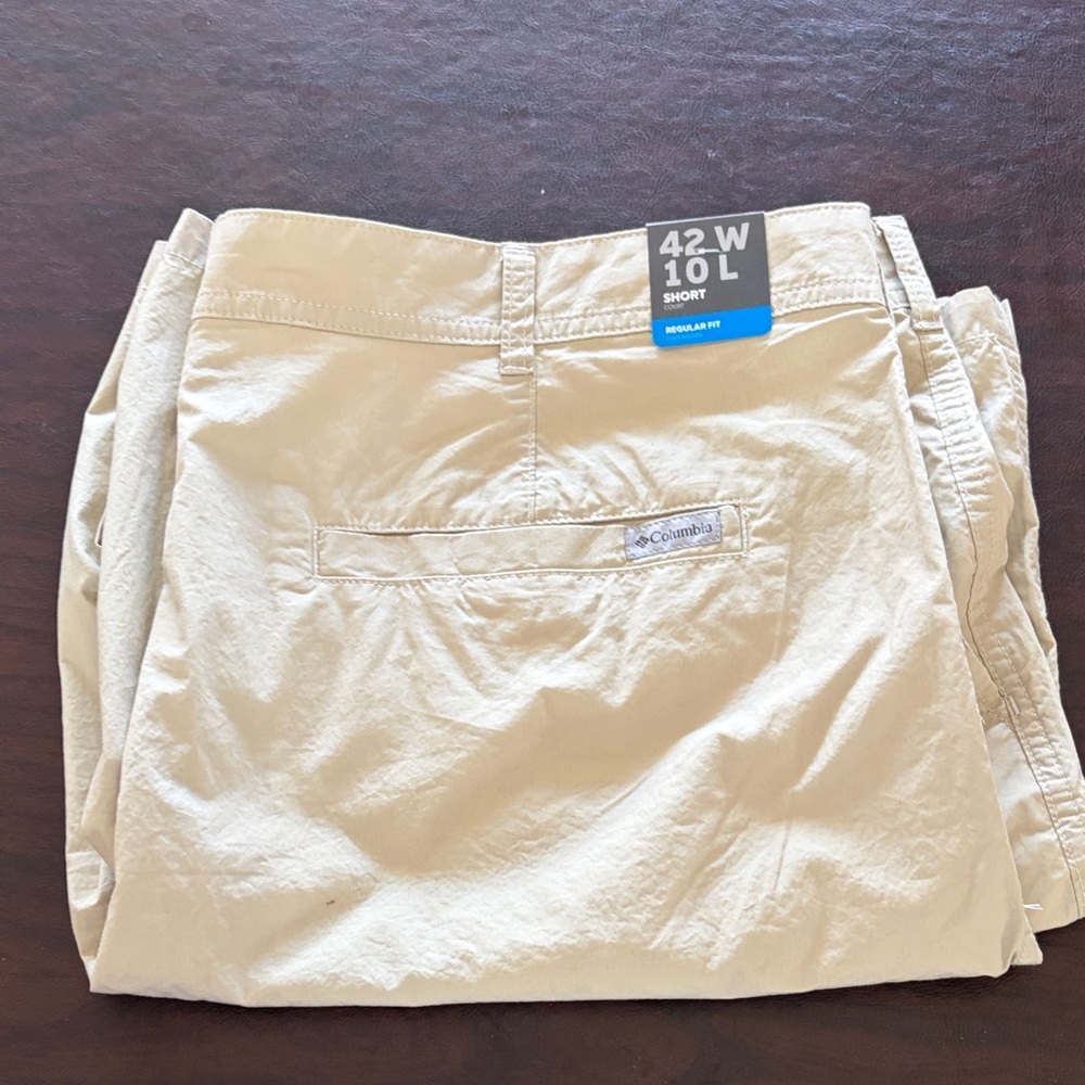 Columbia Khaki Casual Shorts